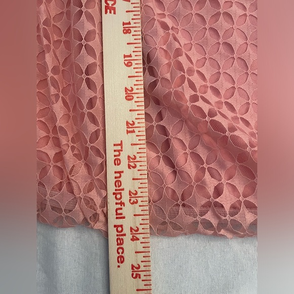 Liz Claiborne Women’s Keyhole Neck Sleeveless Blouse Pink Medium. New w tag - Picture 9 of 10